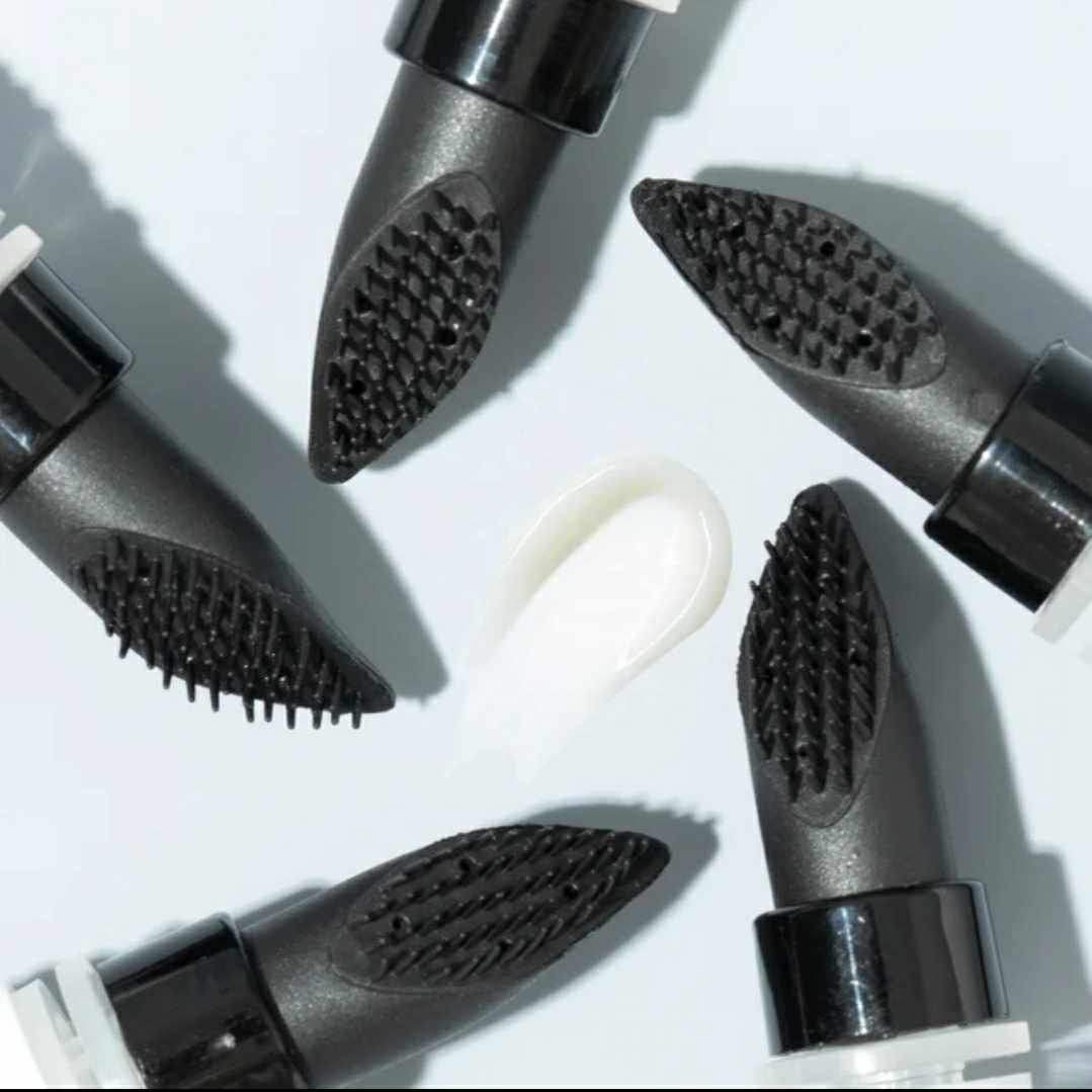 Brush applicator for Dr. Meso Lip Volumizing Treatment.
